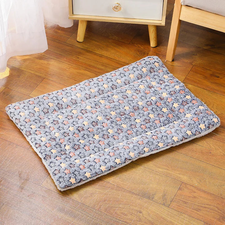 Warm & Thick Pet Sleeping Mat – Cozy Dog Sofa Pad & Soft Cat Bed for Autumn/Winter