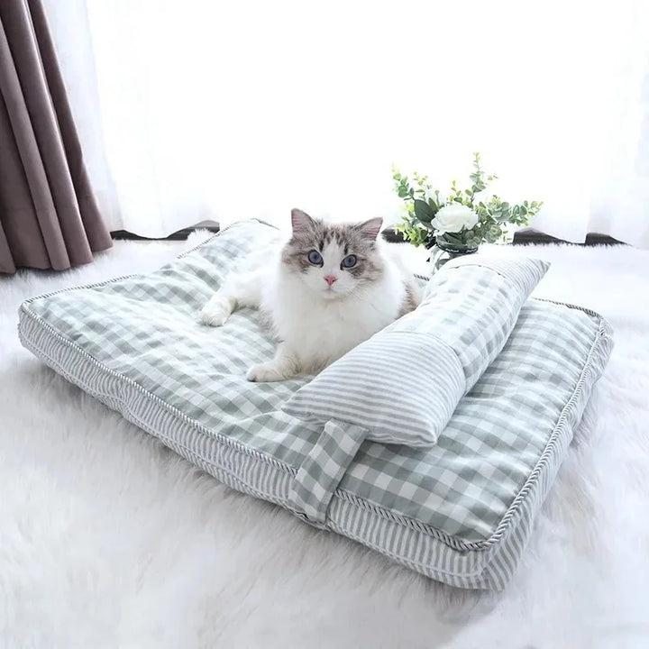 Winter Warm Cat Bed Mat – Soft Cushioned Nest for Kittens, Puppies & Small Pets